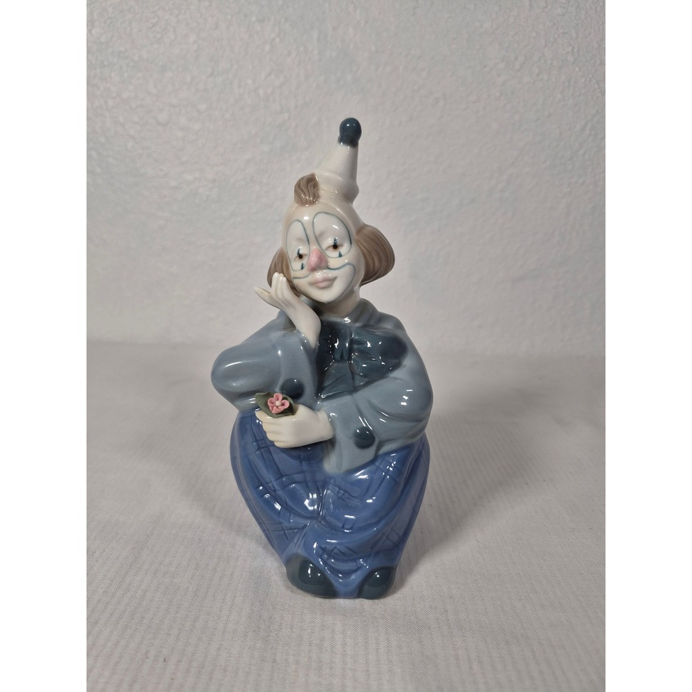 Porcelana De Cuernavaca Porcelain Clown Figurine Sitting with Flower - Mexico